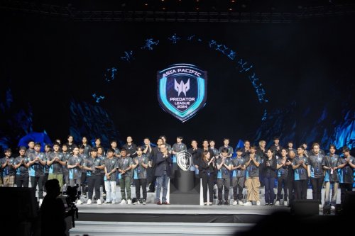 [国内球]女超联赛拉开战幕 揭幕战万人观赛.