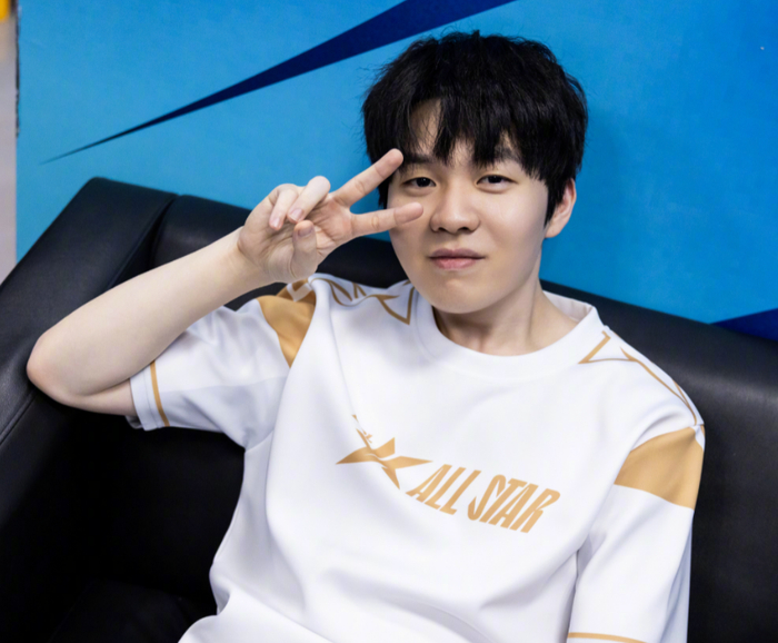 赛前准备更 赛前准备更